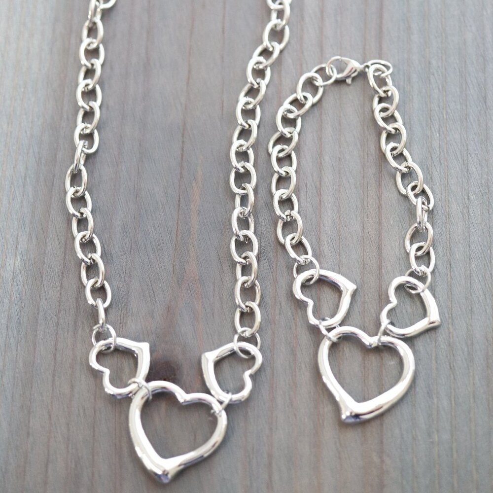 3 Hearts Charm Cable Chain Toggle Closure Silver Stainless Steel N/B Jewelry Set